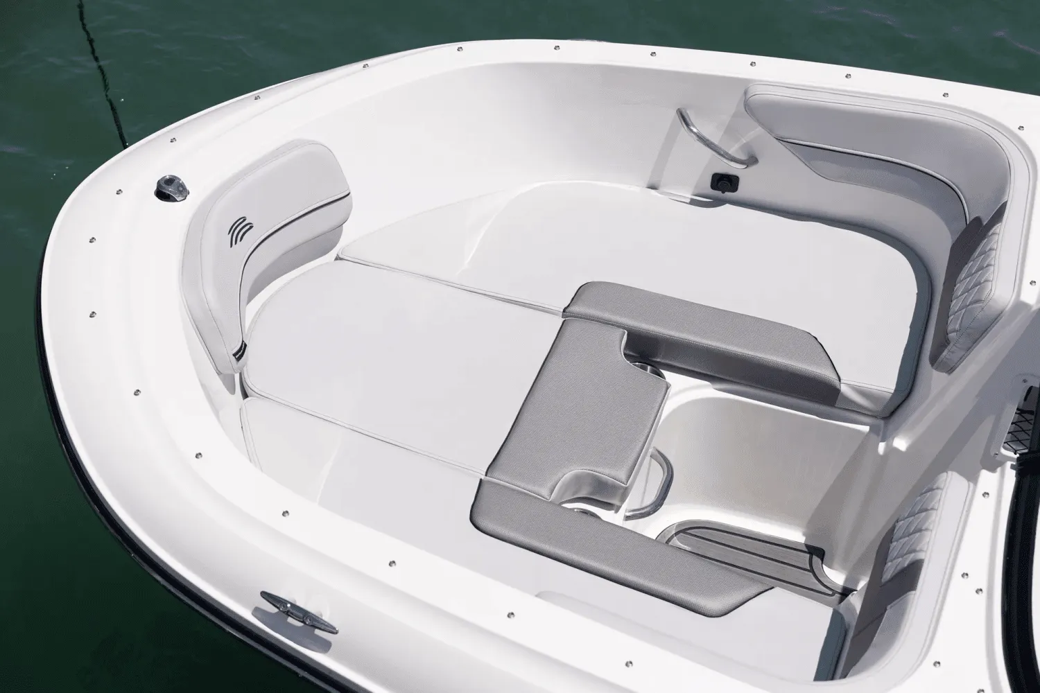 2025 Bayliner VR4 Outboard Image Thumbnail #8