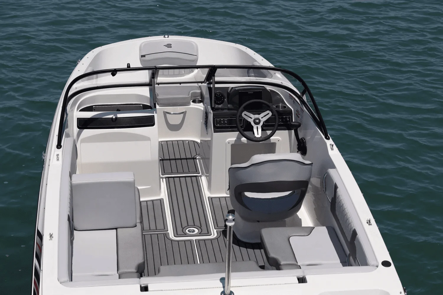 2025 Bayliner VR4 Outboard Image Thumbnail #3