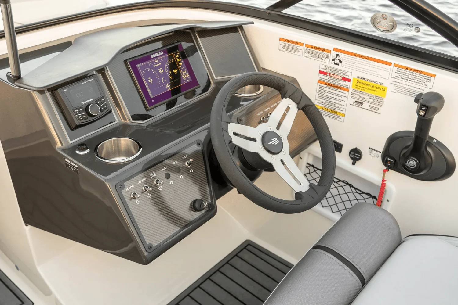 2025 Bayliner VR5 Outboard Image Thumbnail #3