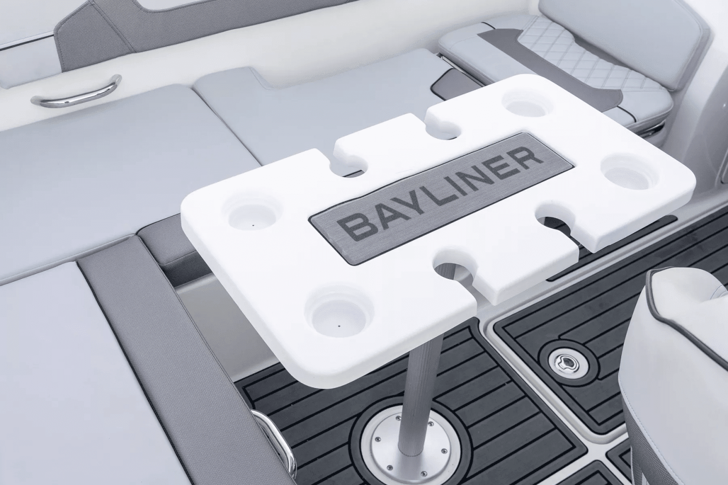 2025 Bayliner VR5 Outboard Image Thumbnail #8