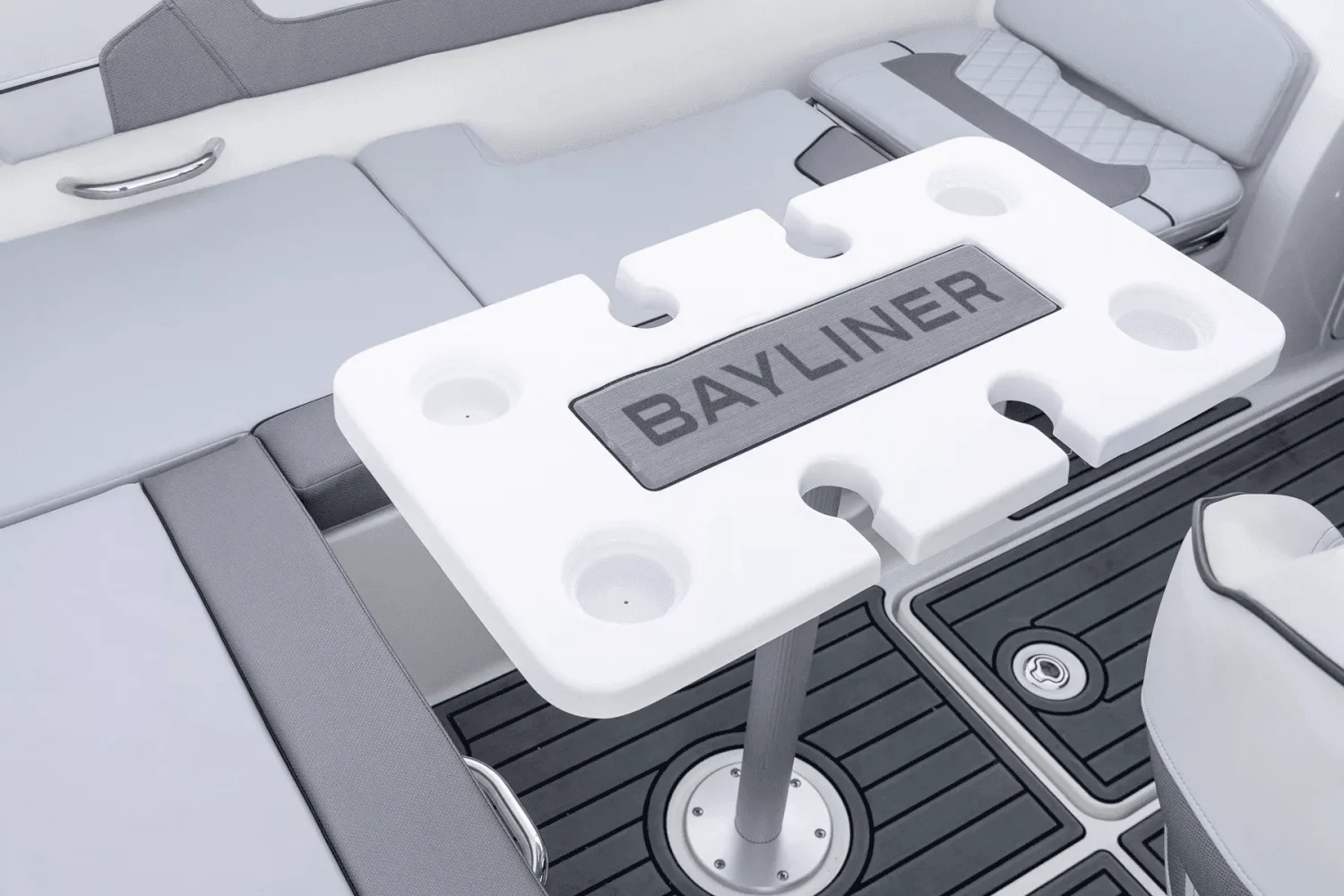 2025 Bayliner VR5 Outboard Image Thumbnail #8