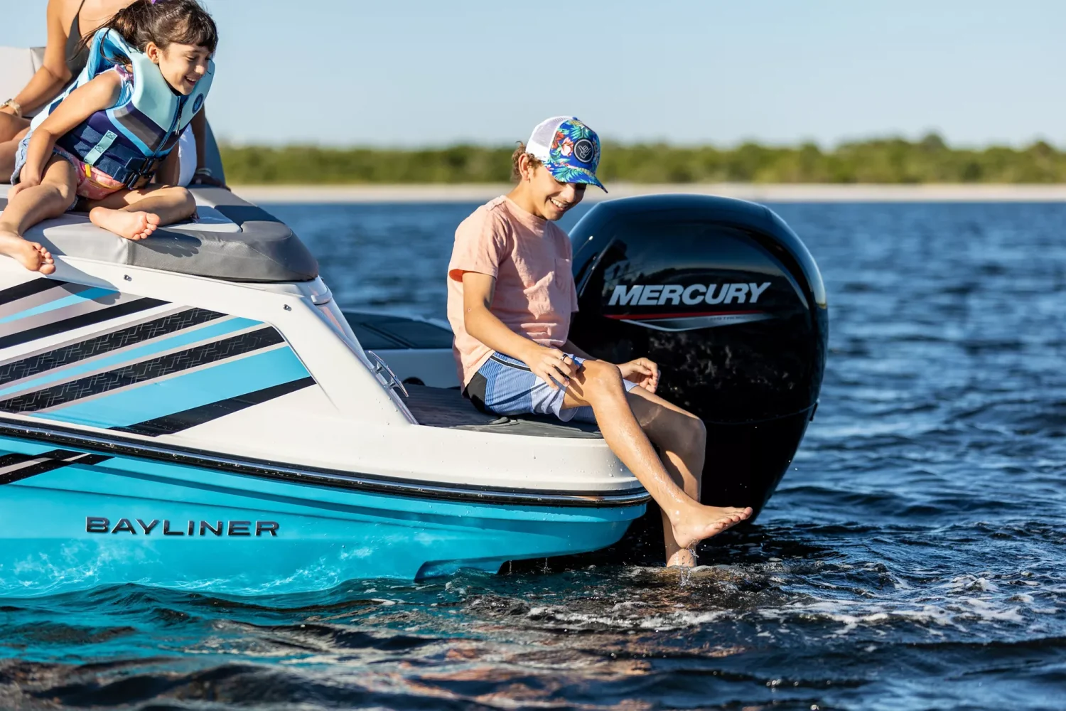 2025 Bayliner VR5 Outboard Image Thumbnail #1