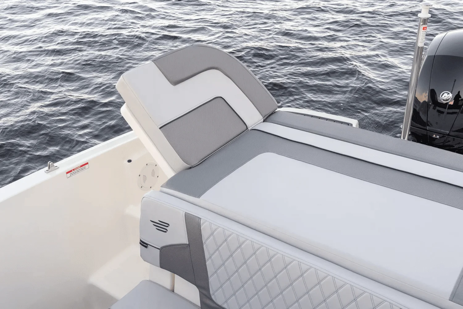 2025 Bayliner VR5 Outboard Image Thumbnail #7