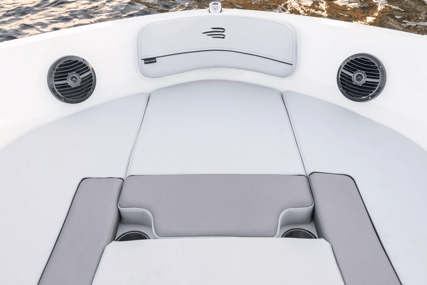 2025 Bayliner VR5 Outboard Image Thumbnail #4