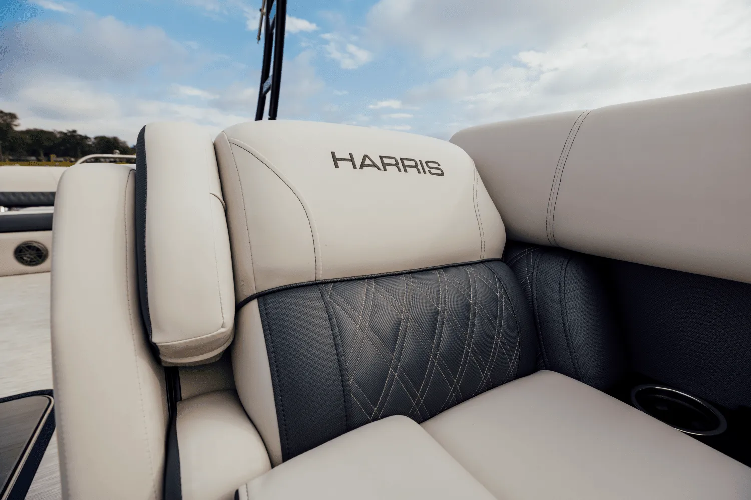 2025 Harris Sunliner 230 Sport Image Thumbnail #9