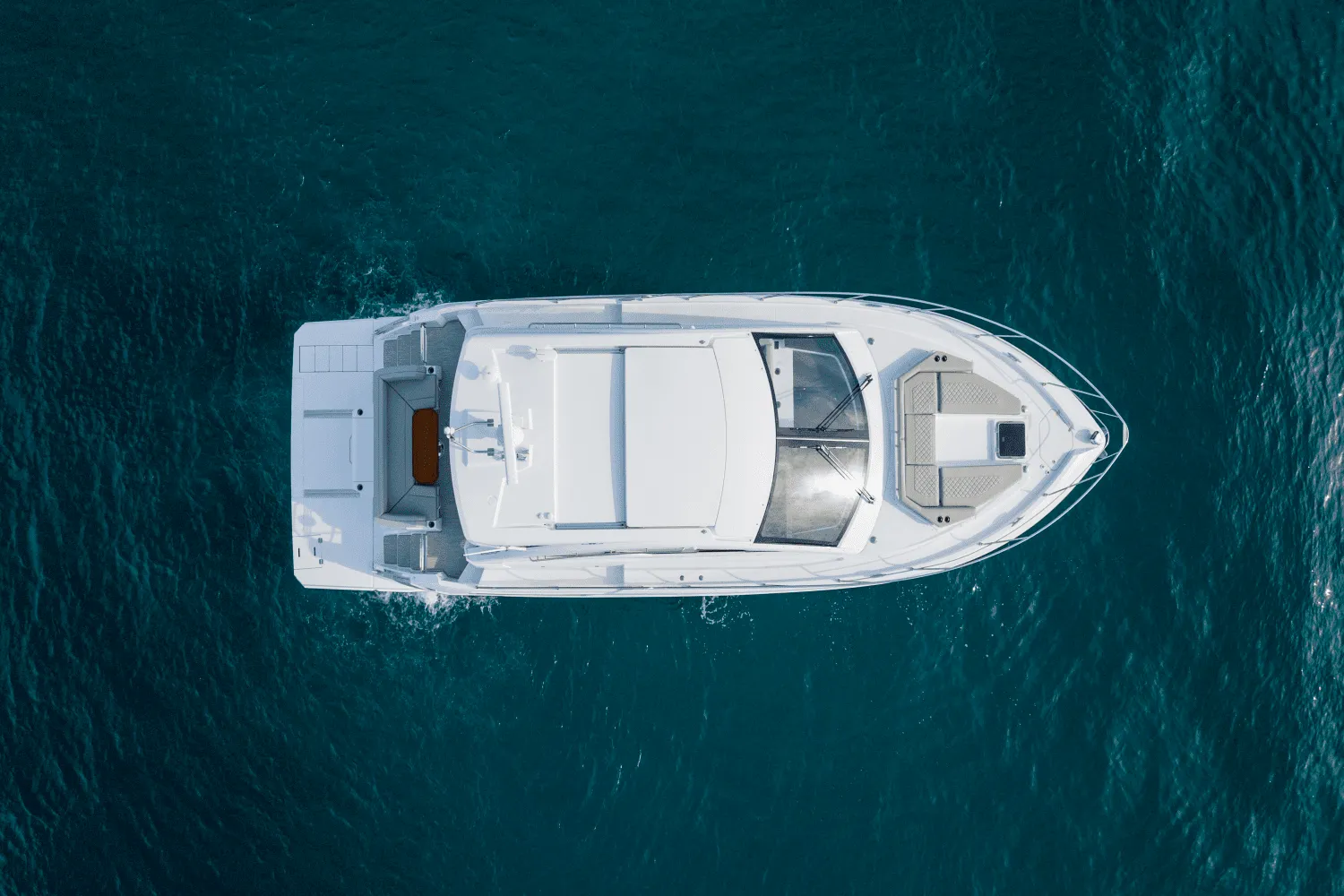 2026 Cruisers Yachts 50 Cantius Image Thumbnail #8