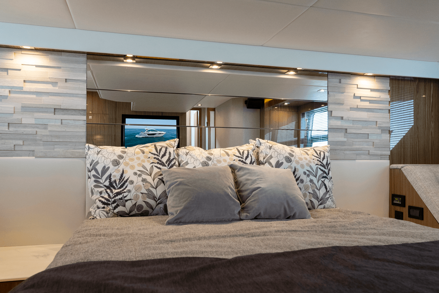 2026 Cruisers Yachts 50 Cantius Image Thumbnail #68