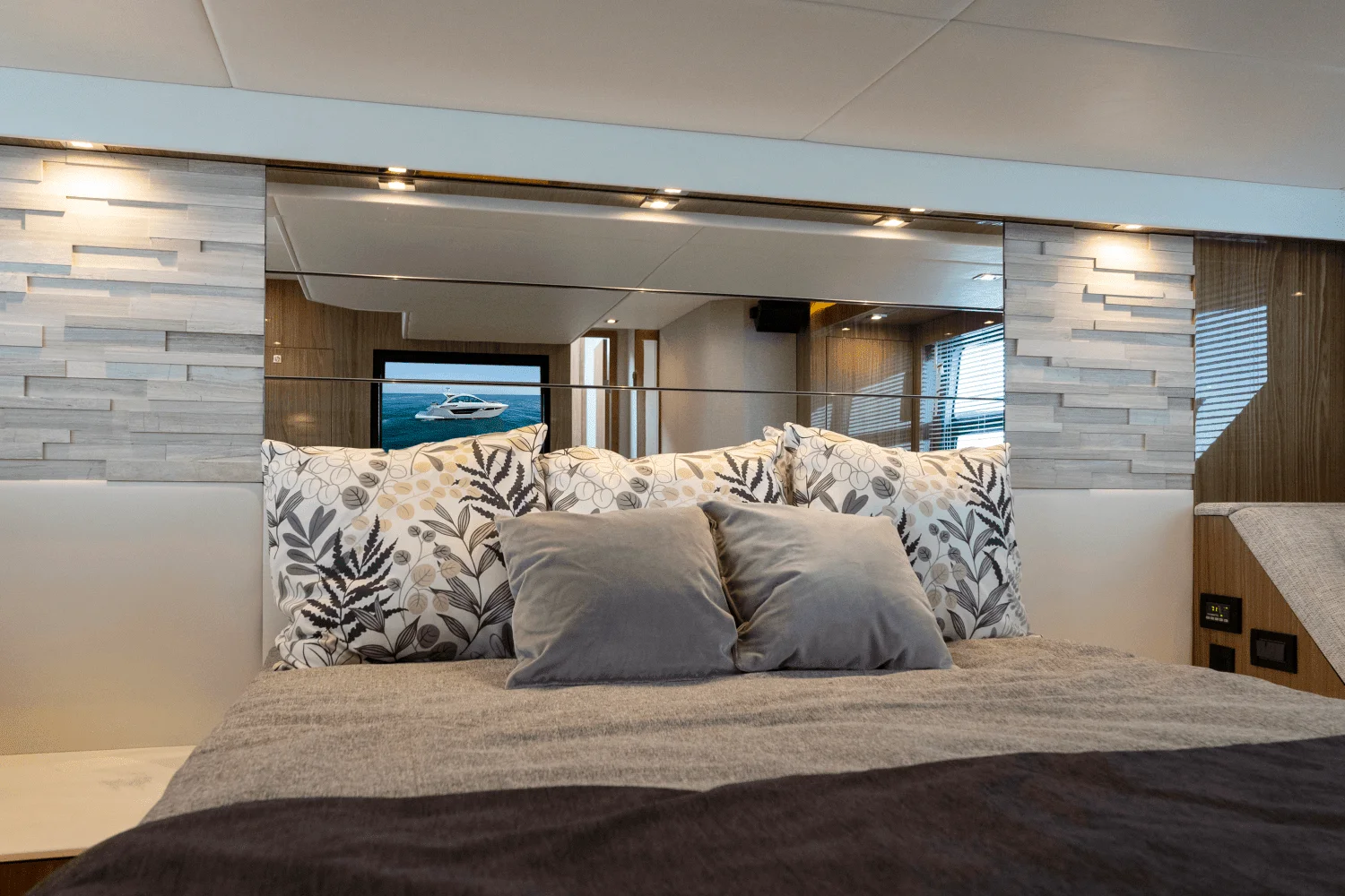 2026 Cruisers Yachts 50 Cantius Image Thumbnail #68