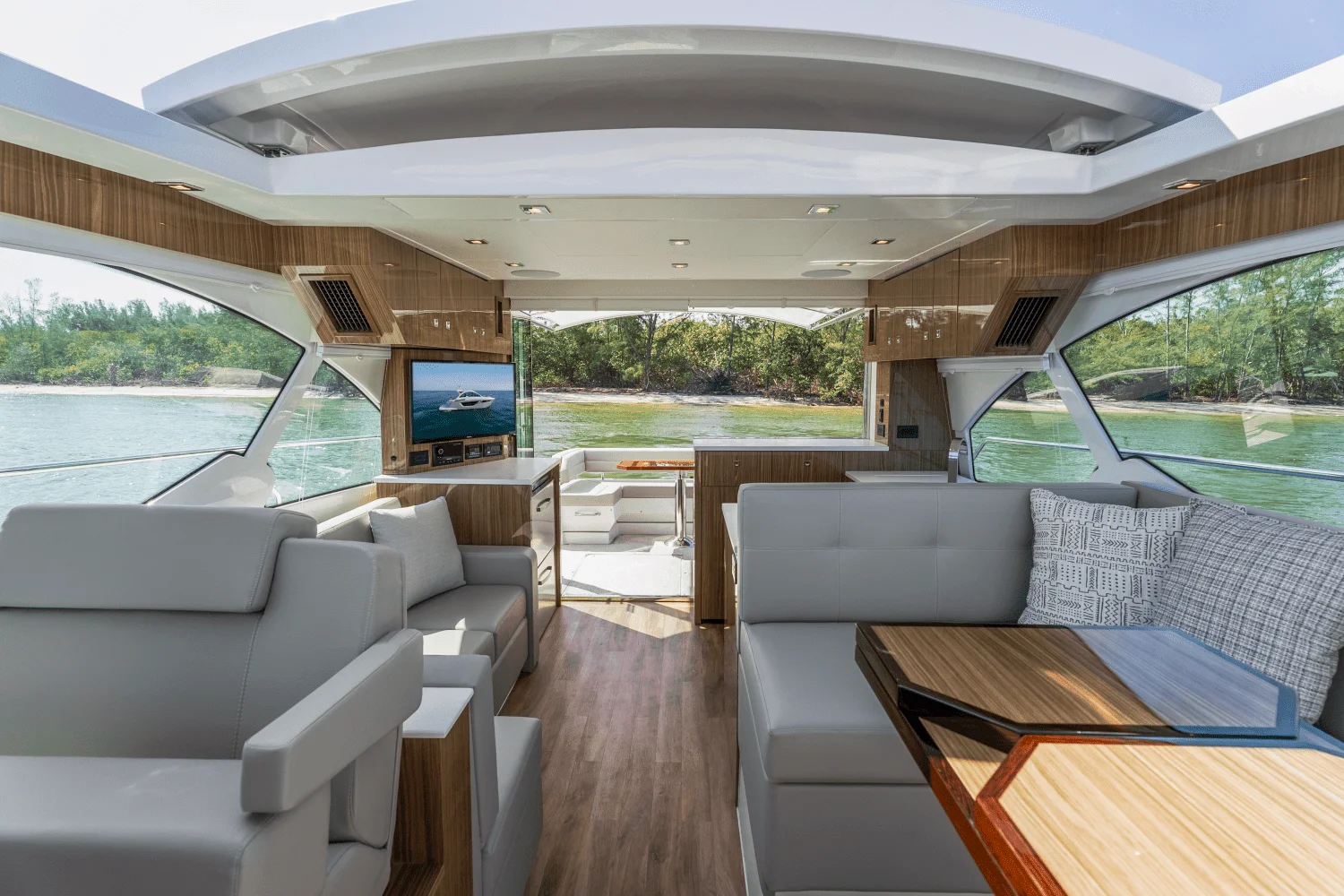 2026 Cruisers Yachts 50 Cantius Image Thumbnail #93