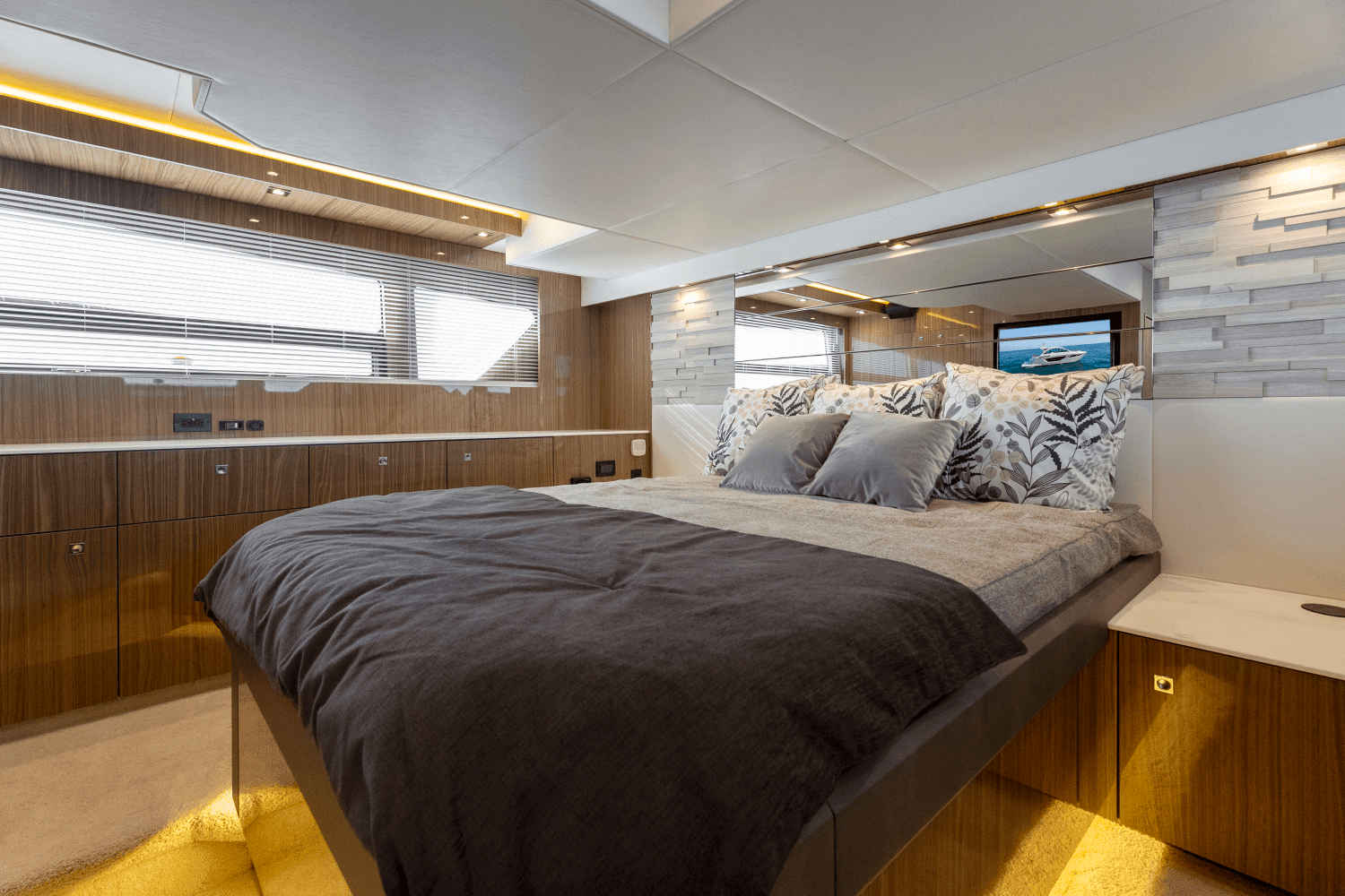 2026 Cruisers Yachts 50 Cantius Image Thumbnail #65