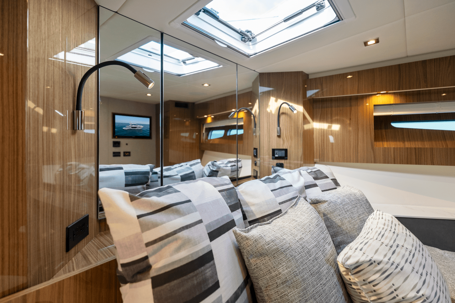 2026 Cruisers Yachts 50 Cantius Image Thumbnail #78