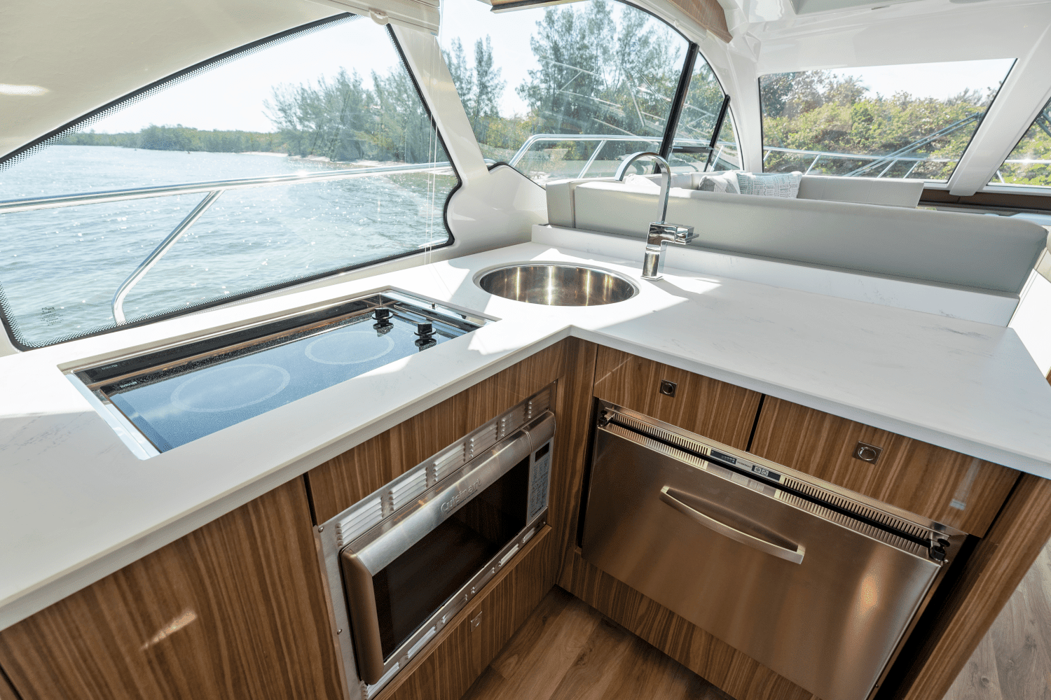 2026 Cruisers Yachts 50 Cantius Image Thumbnail #87