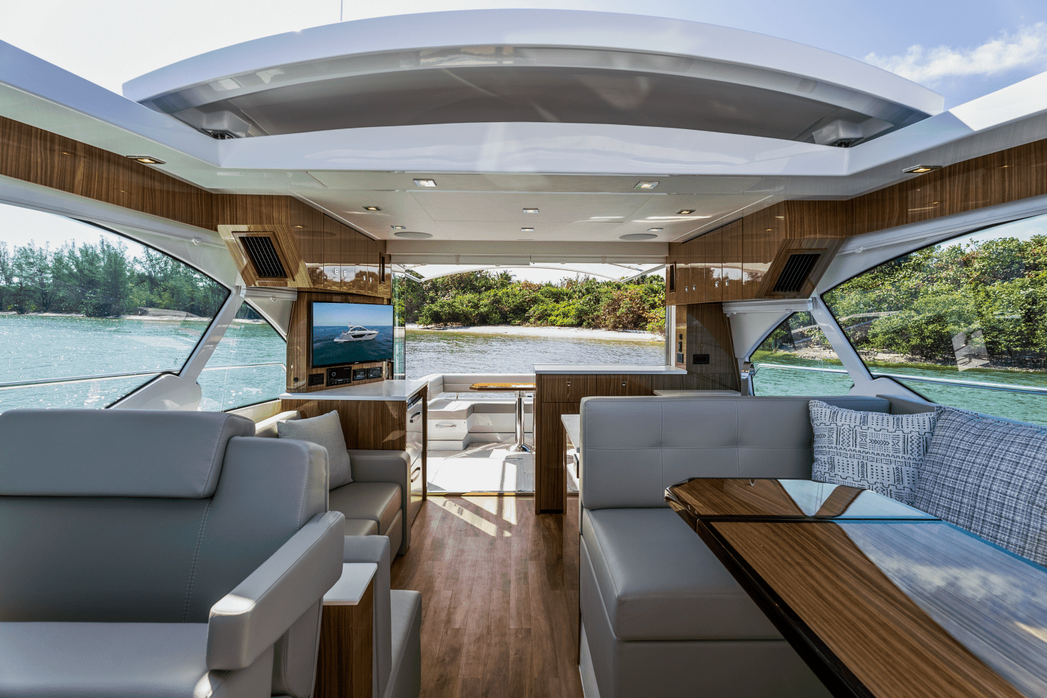 2026 Cruisers Yachts 50 Cantius Image Thumbnail #89