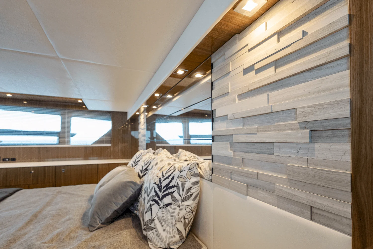 2026 Cruisers Yachts 50 Cantius Image Thumbnail #53