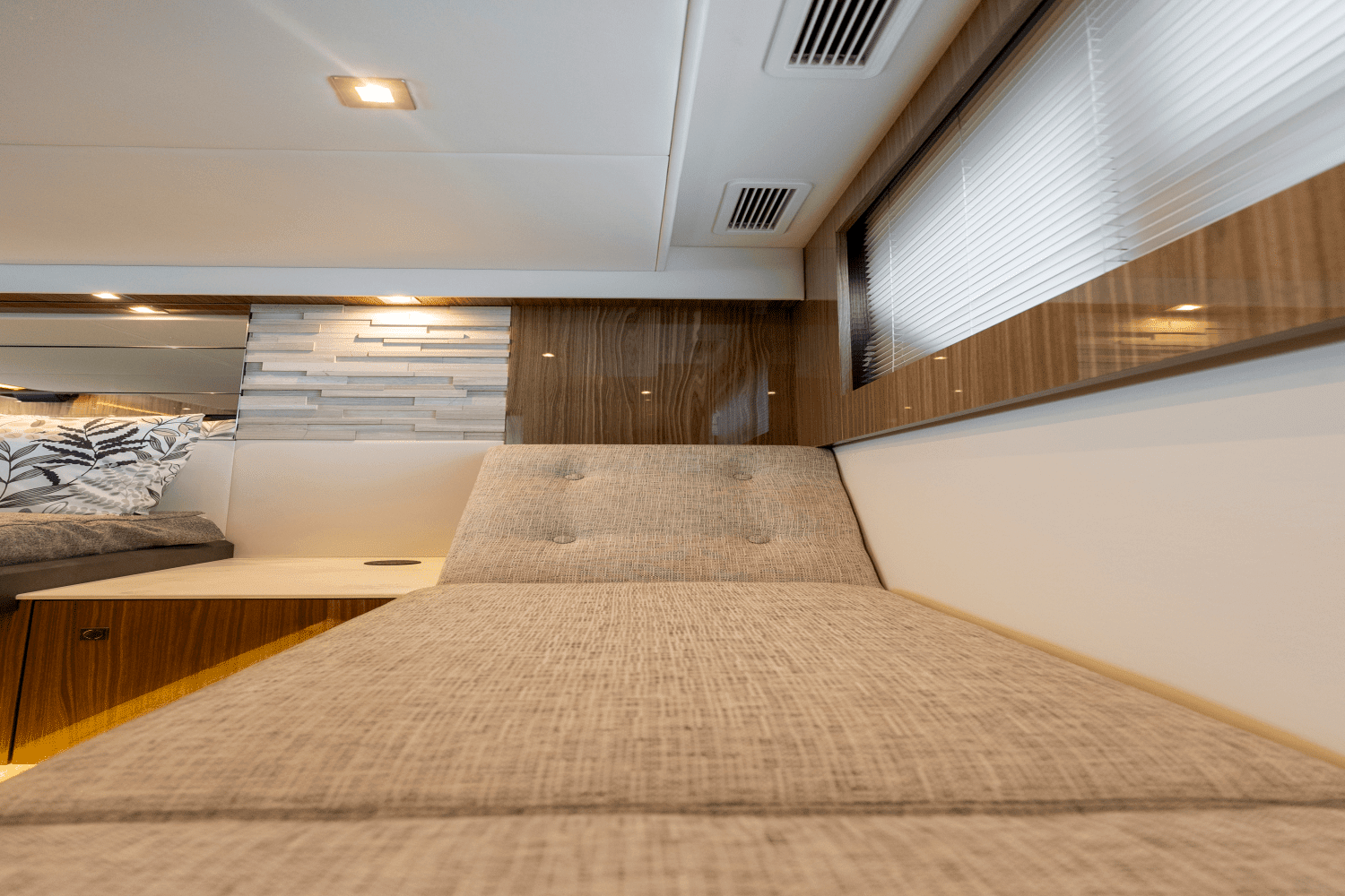 2026 Cruisers Yachts 50 Cantius Image Thumbnail #52