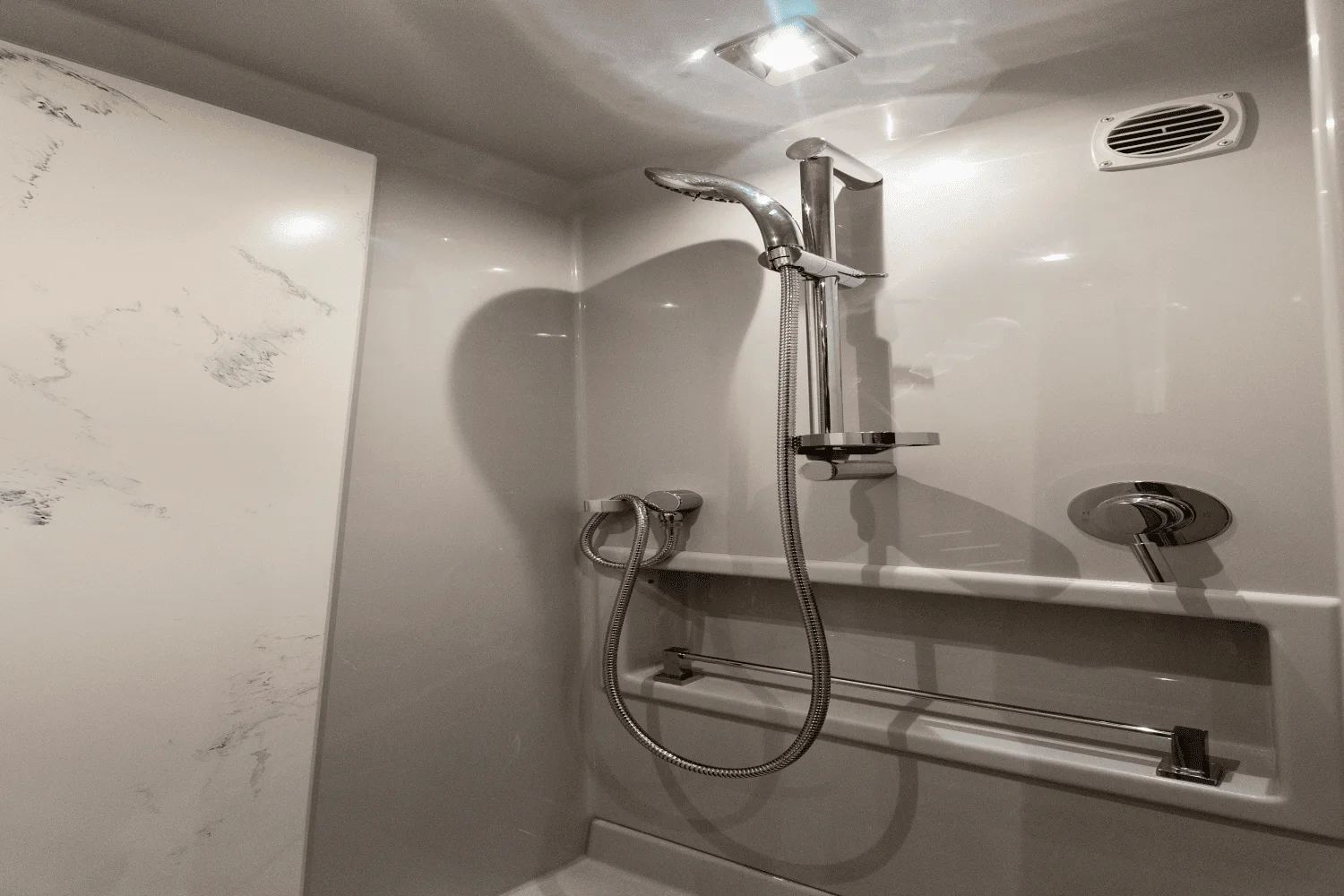 2026 Cruisers Yachts 50 Cantius Image Thumbnail #71