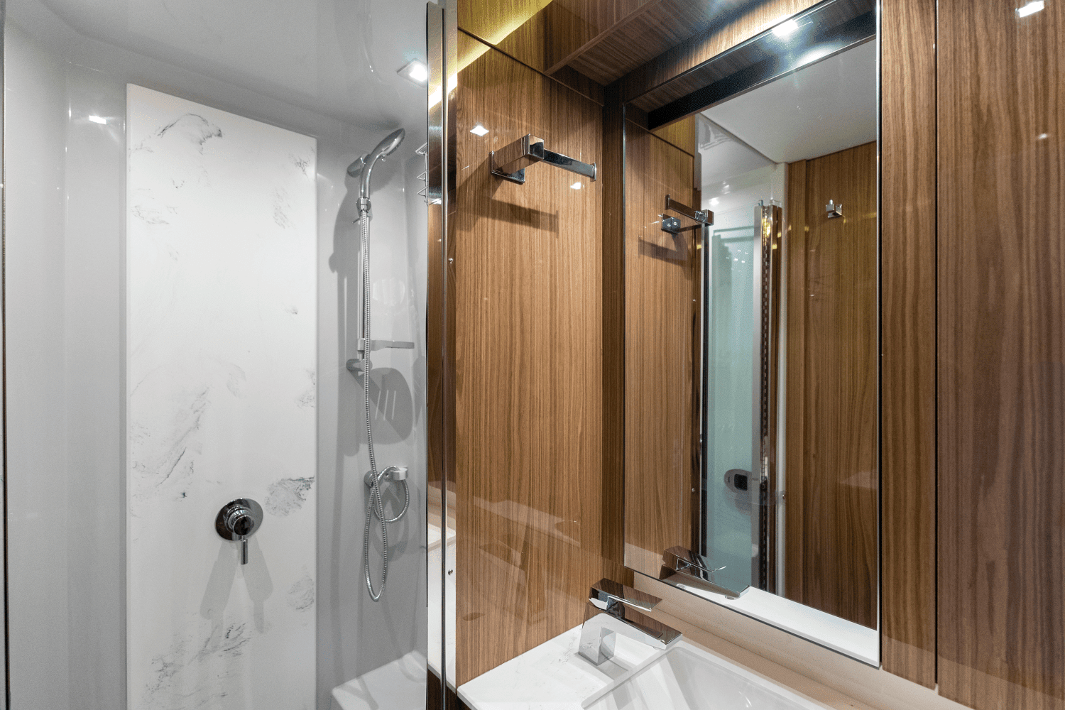 2026 Cruisers Yachts 50 Cantius Image Thumbnail #60