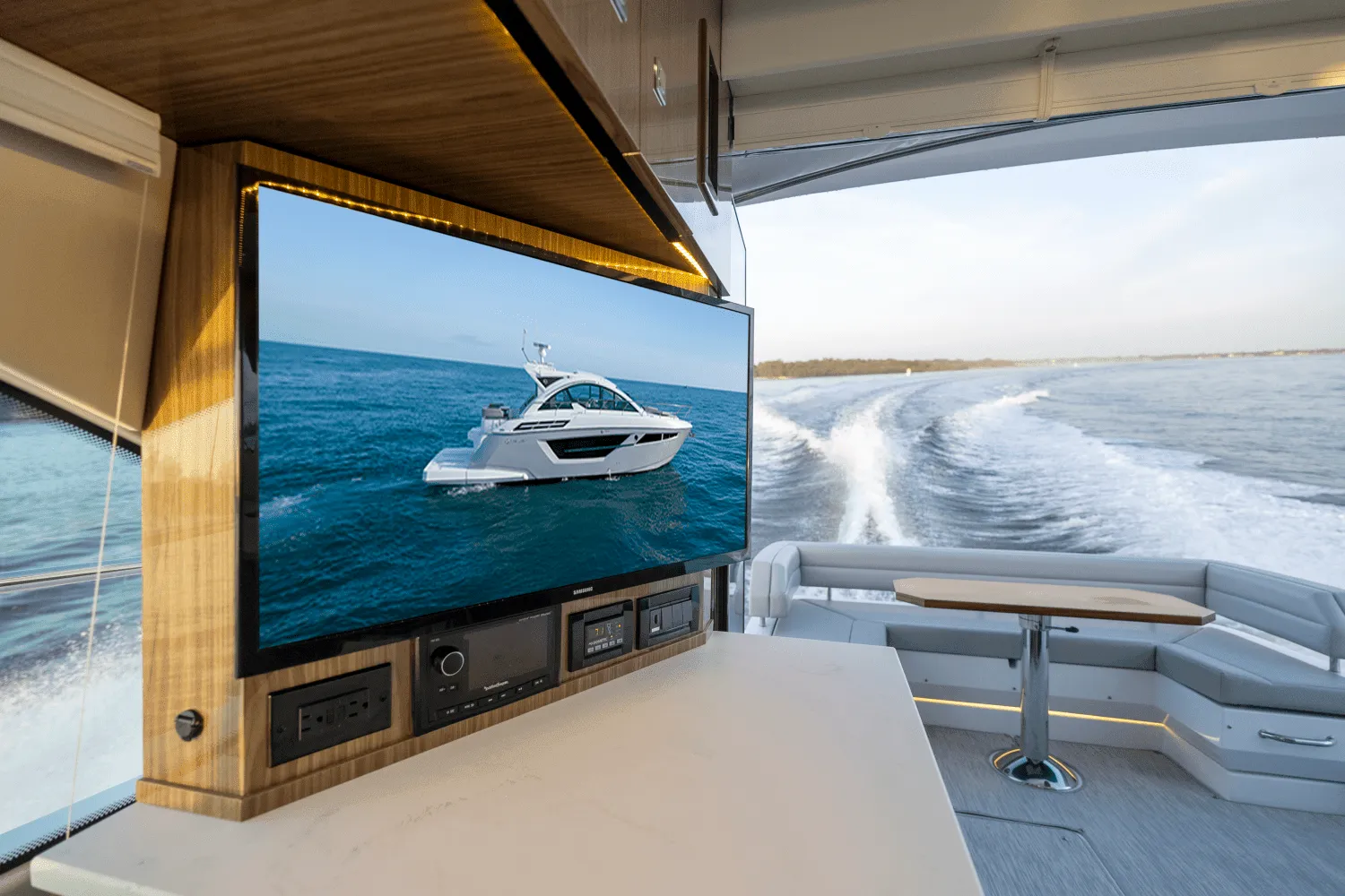 2026 Cruisers Yachts 50 Cantius Image Thumbnail #32