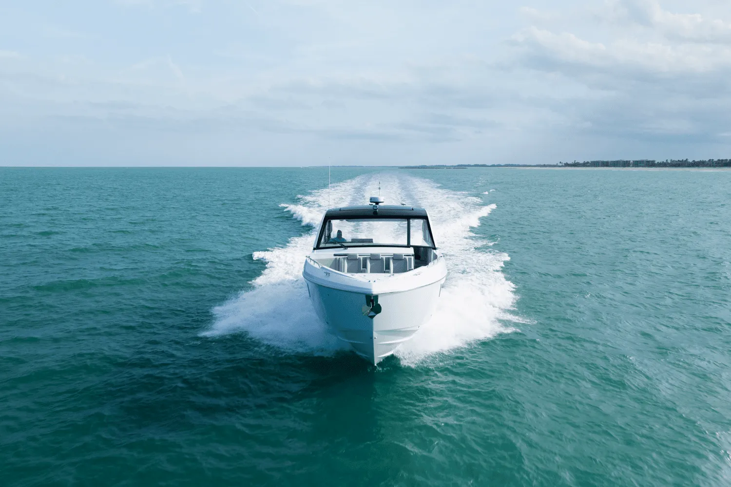 Thumbnail 3 for 2025 Cruisers Yachts 50 GLS Outboard