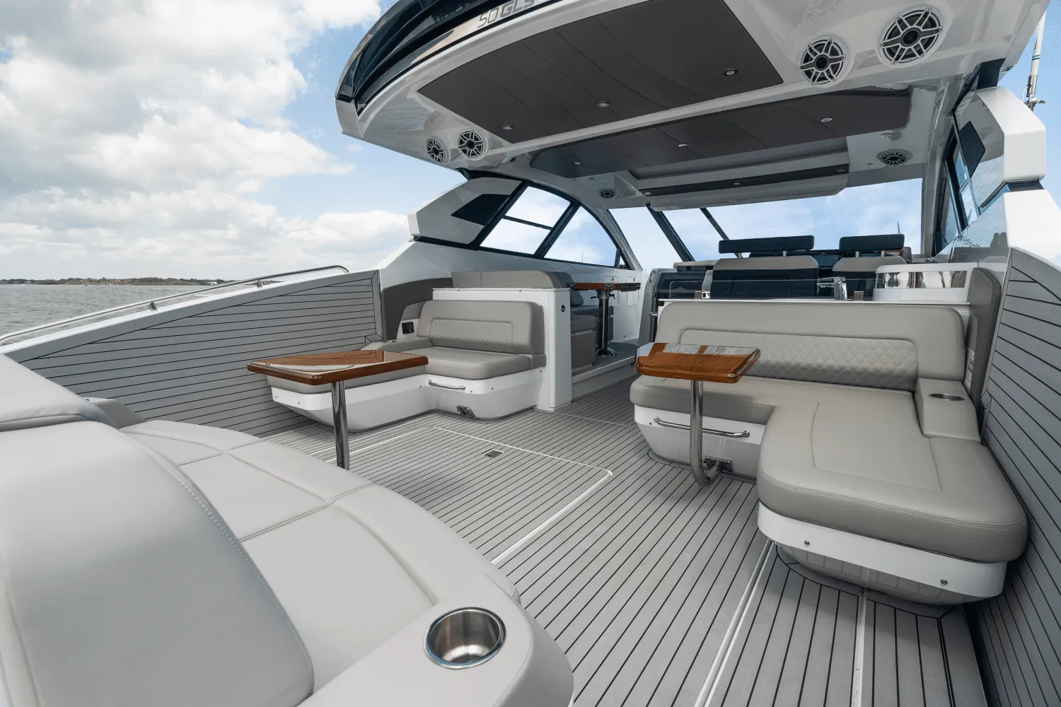 2026 Cruisers Yachts 50 GLS Outboard Image Thumbnail #63