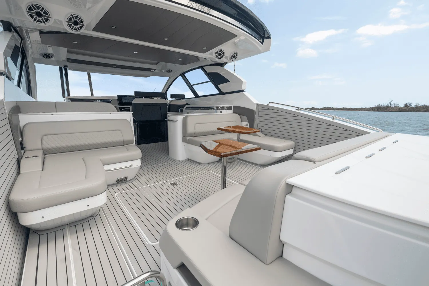 2026 Cruisers Yachts 50 GLS Outboard Image Thumbnail #64