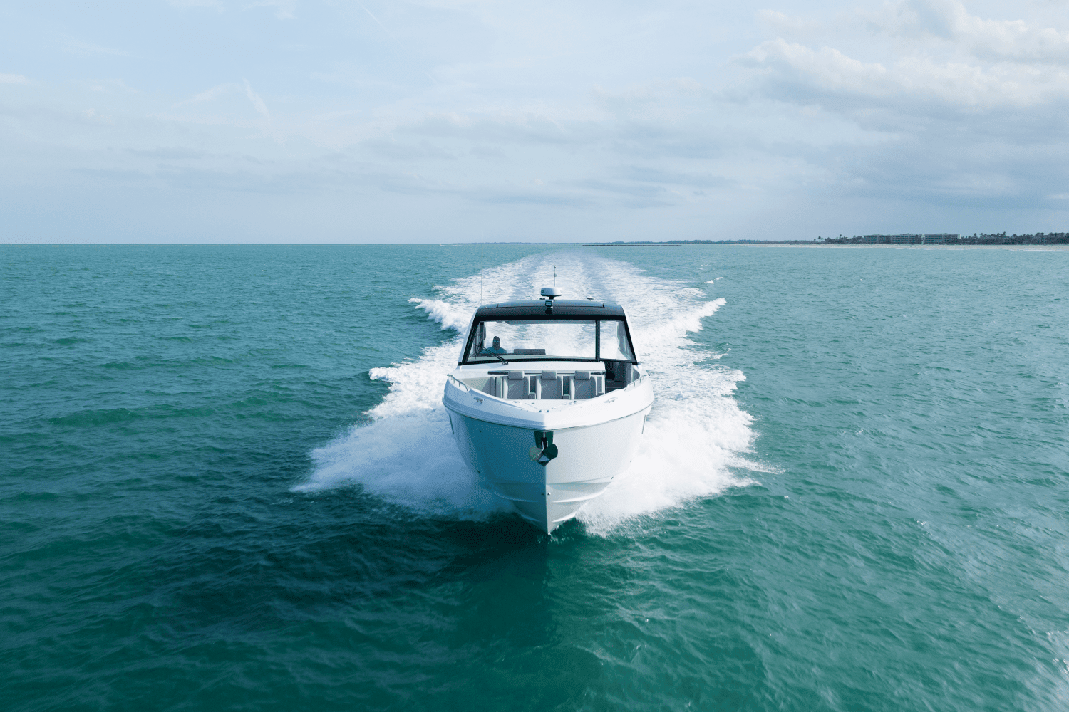 2026 Cruisers Yachts 50 GLS Outboard Image Thumbnail #2