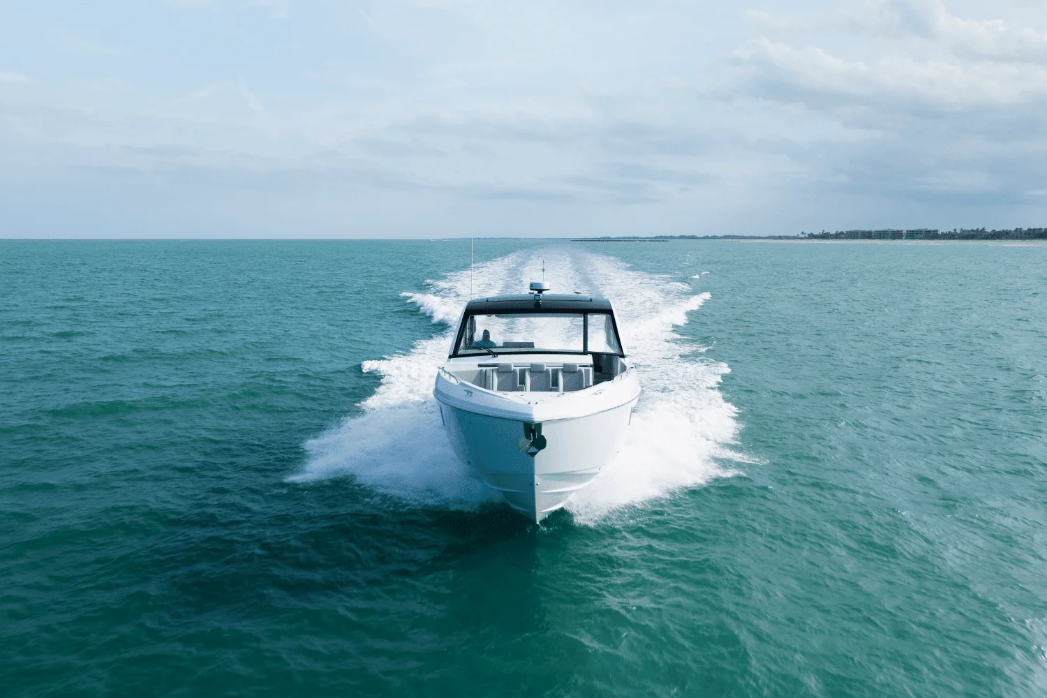 2026 Cruisers Yachts 50 GLS Outboard Image Thumbnail #2