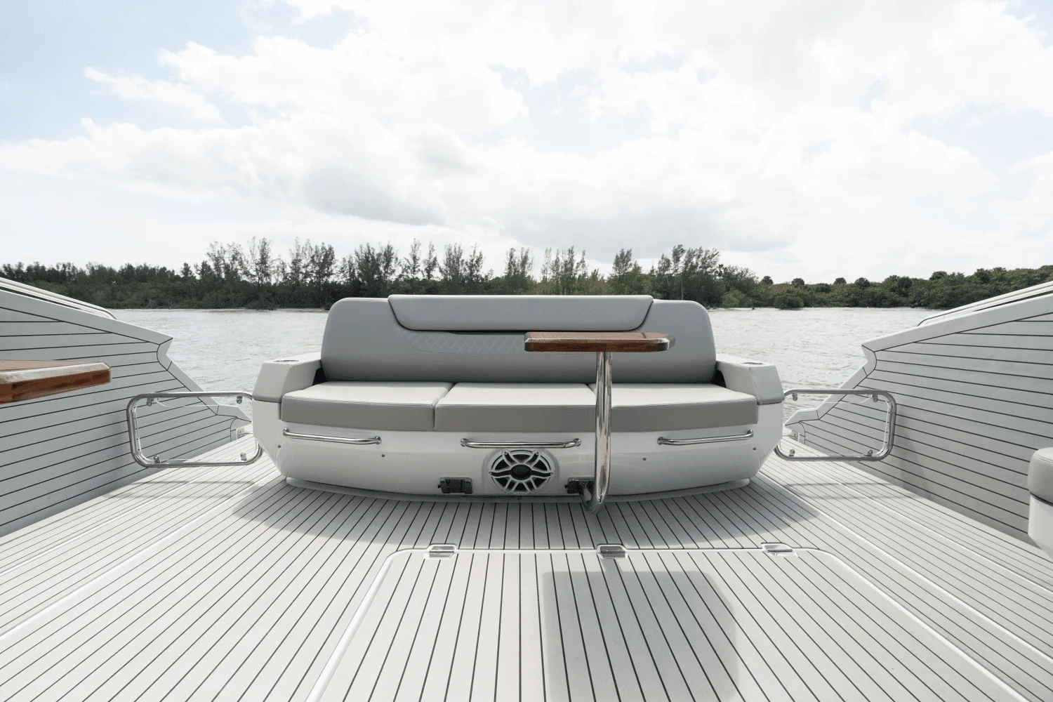 2026 Cruisers Yachts 50 GLS Outboard Image Thumbnail #50