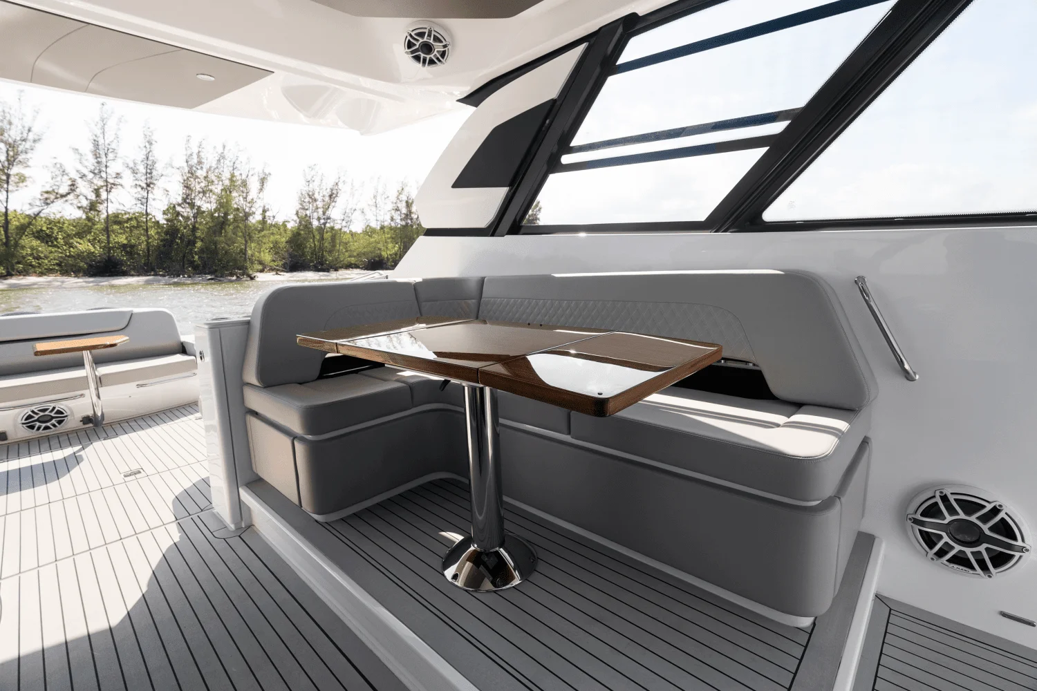 2026 Cruisers Yachts 50 GLS Outboard Image Thumbnail #89