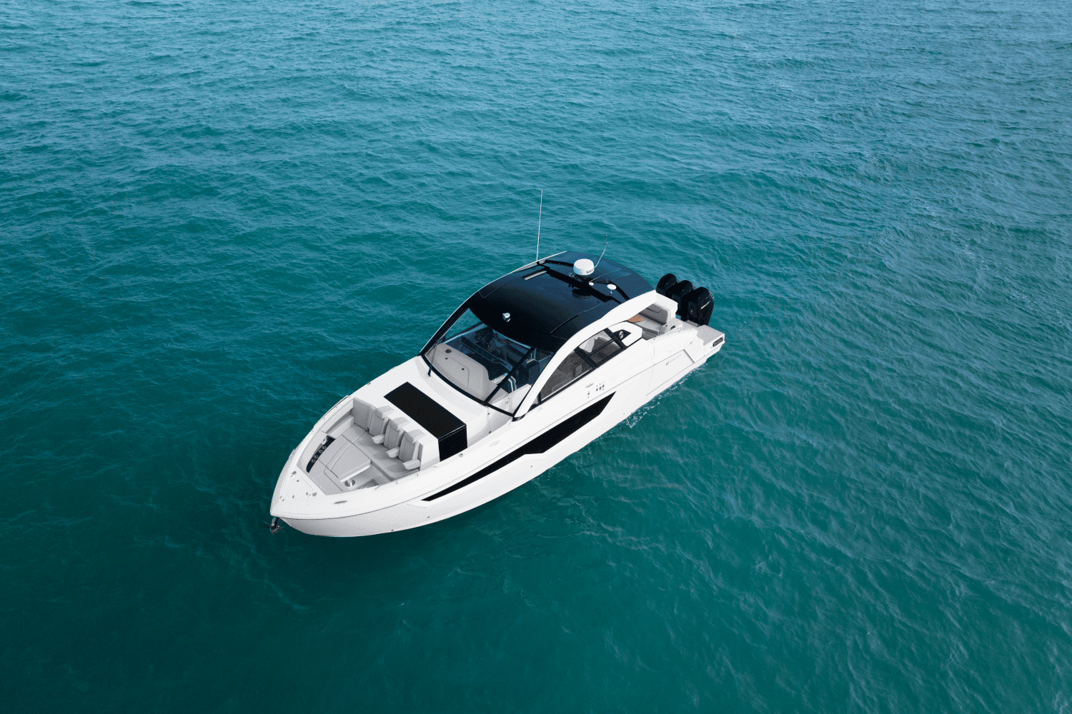 2026 Cruisers Yachts 50 GLS Outboard Image Thumbnail #11