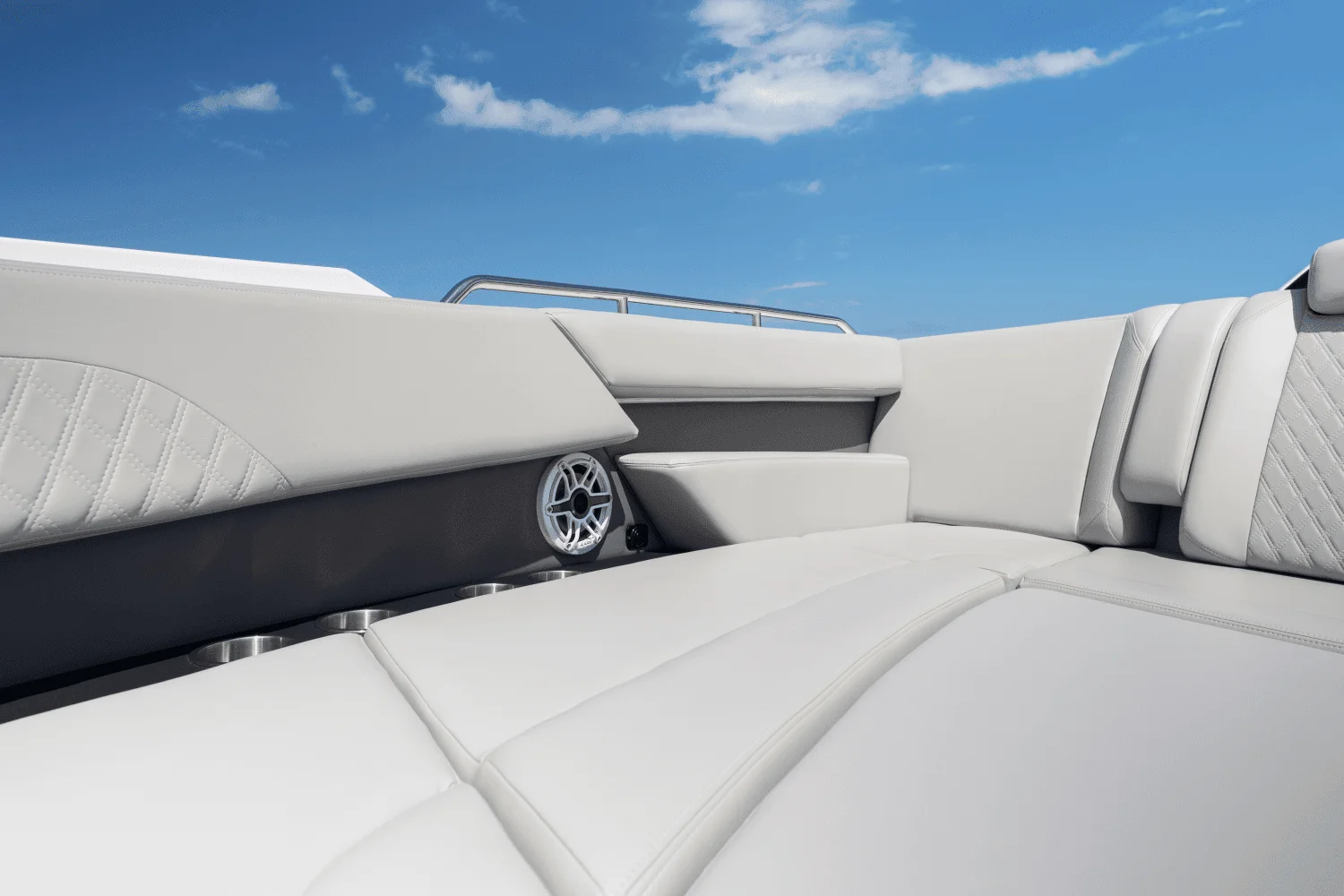 2026 Cruisers Yachts 50 GLS Outboard Image Thumbnail #72