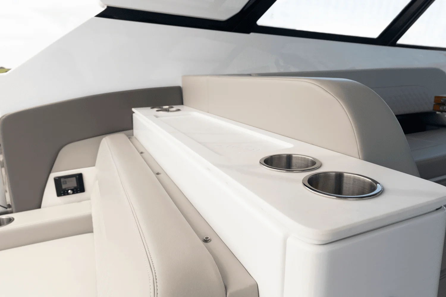 2026 Cruisers Yachts 50 GLS Outboard Image Thumbnail #52