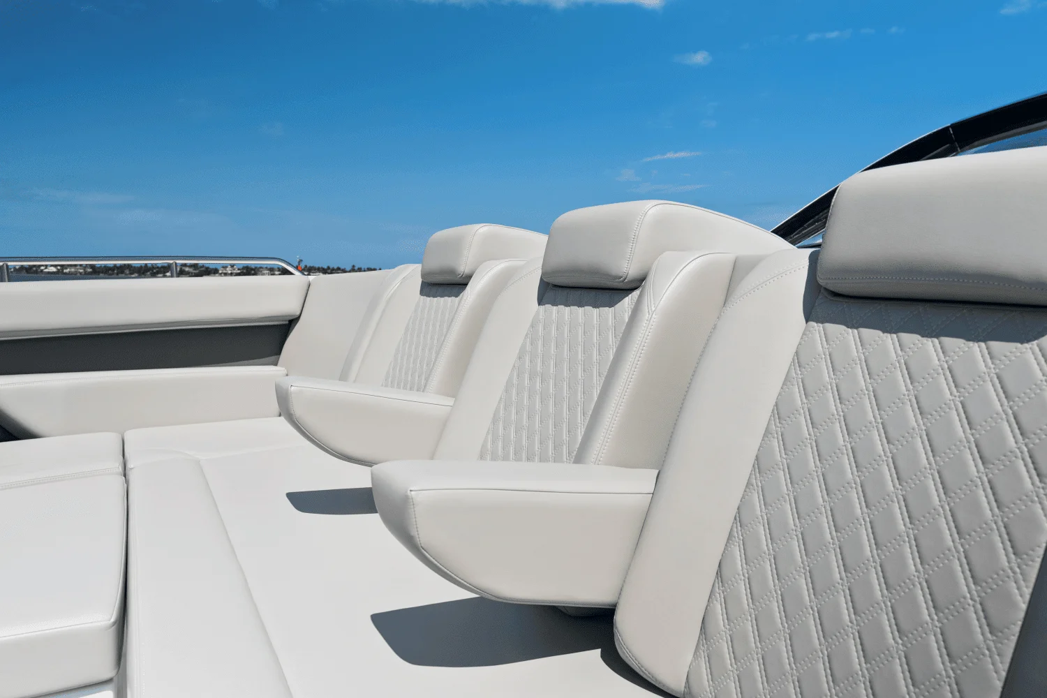 2026 Cruisers Yachts 50 GLS Outboard Image Thumbnail #67