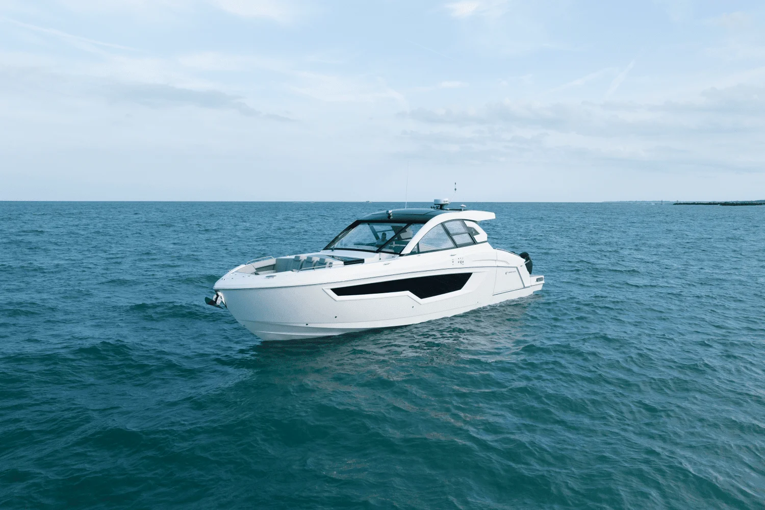 2026 Cruisers Yachts 50 GLS Outboard Image Thumbnail #10