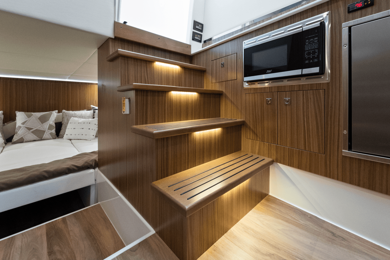 2026 Cruisers Yachts 50 GLS Outboard Image Thumbnail #24