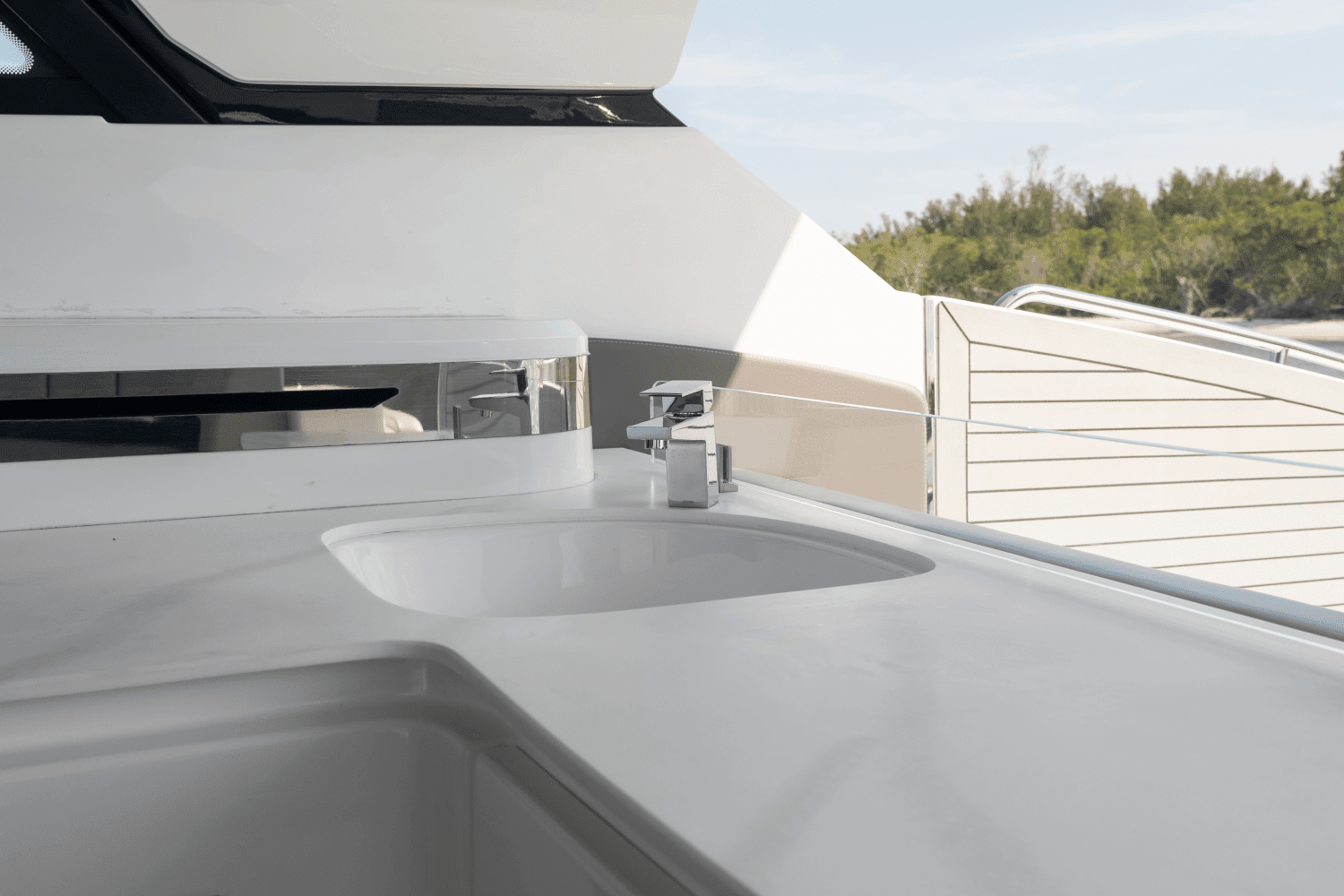 2026 Cruisers Yachts 50 GLS Outboard Image Thumbnail #93