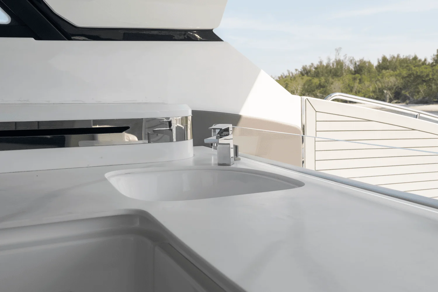 2026 Cruisers Yachts 50 GLS Outboard Image Thumbnail #93