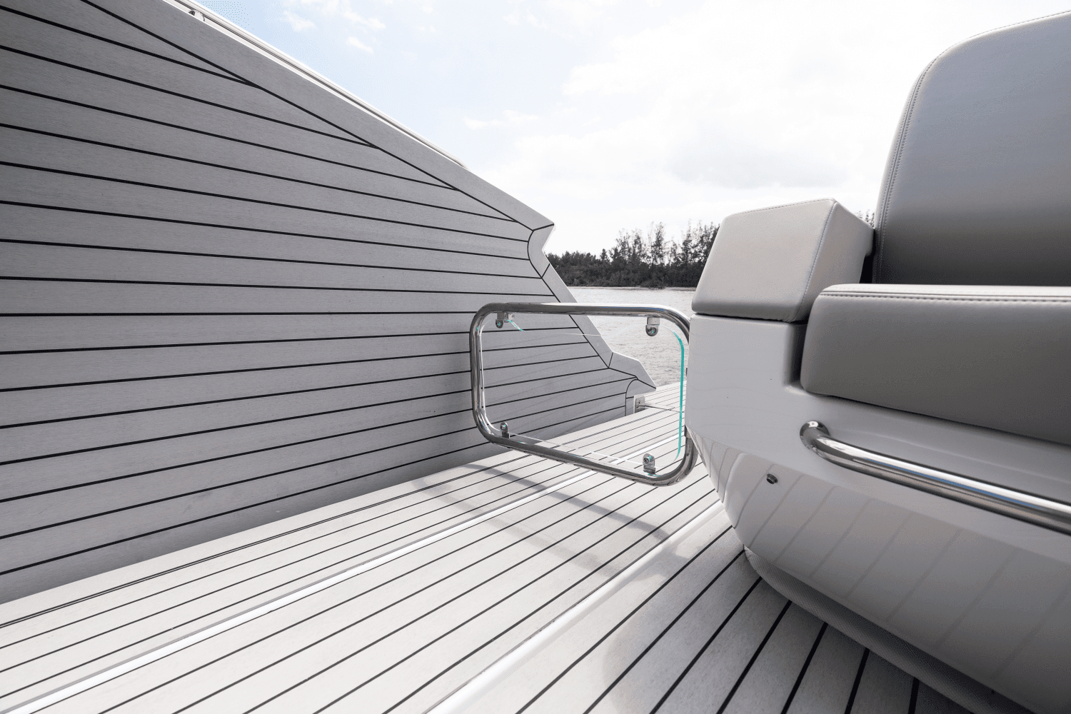 2026 Cruisers Yachts 50 GLS Outboard Image Thumbnail #57