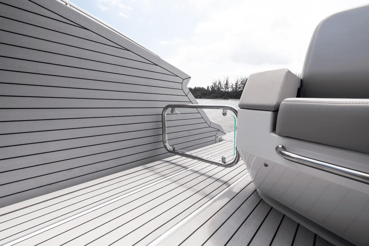 2026 Cruisers Yachts 50 GLS Outboard Image Thumbnail #57