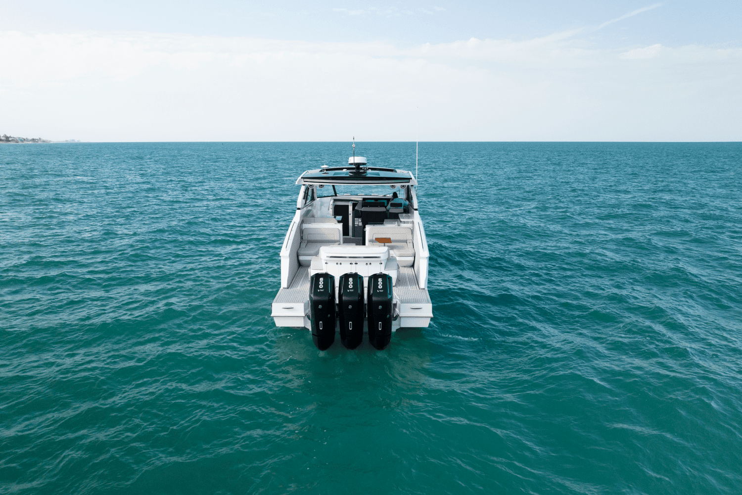 2026 Cruisers Yachts 50 GLS Outboard Image Thumbnail #15