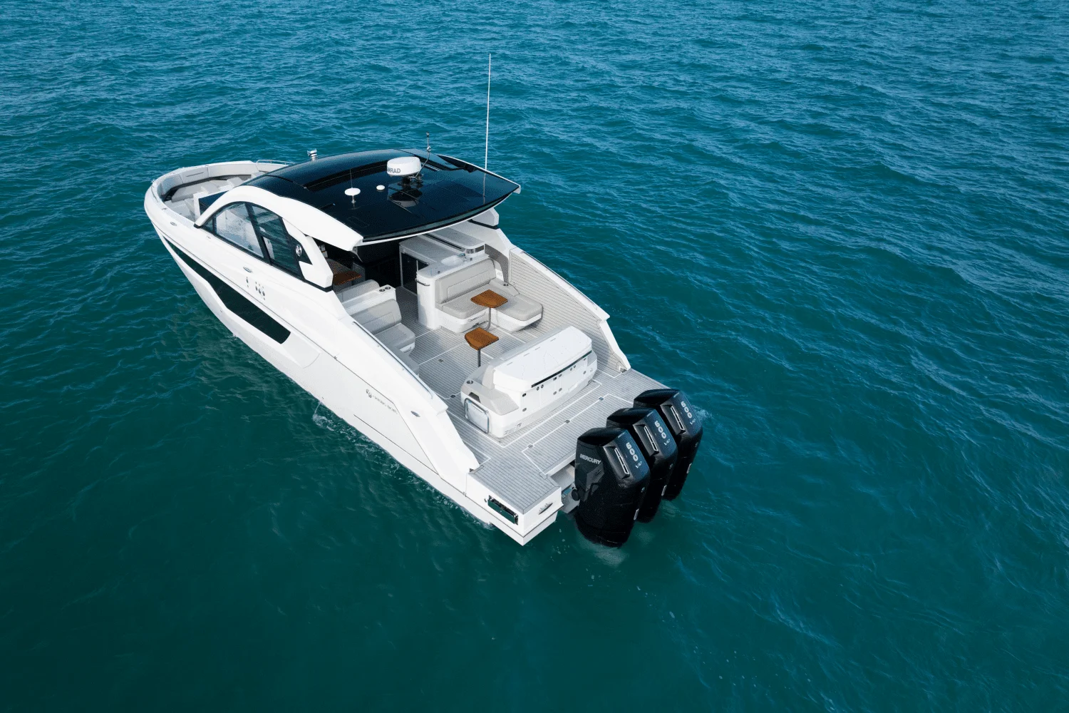 2026 Cruisers Yachts 50 GLS Outboard Image Thumbnail #14