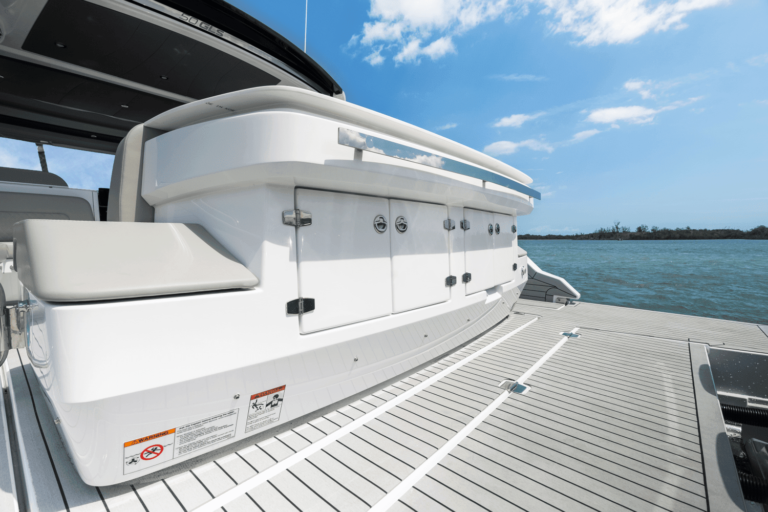 2026 Cruisers Yachts 50 GLS Outboard Image Thumbnail #60