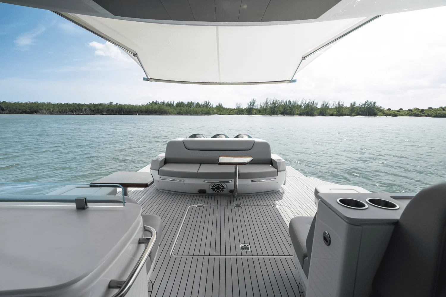 2026 Cruisers Yachts 50 GLS Outboard Image Thumbnail #73