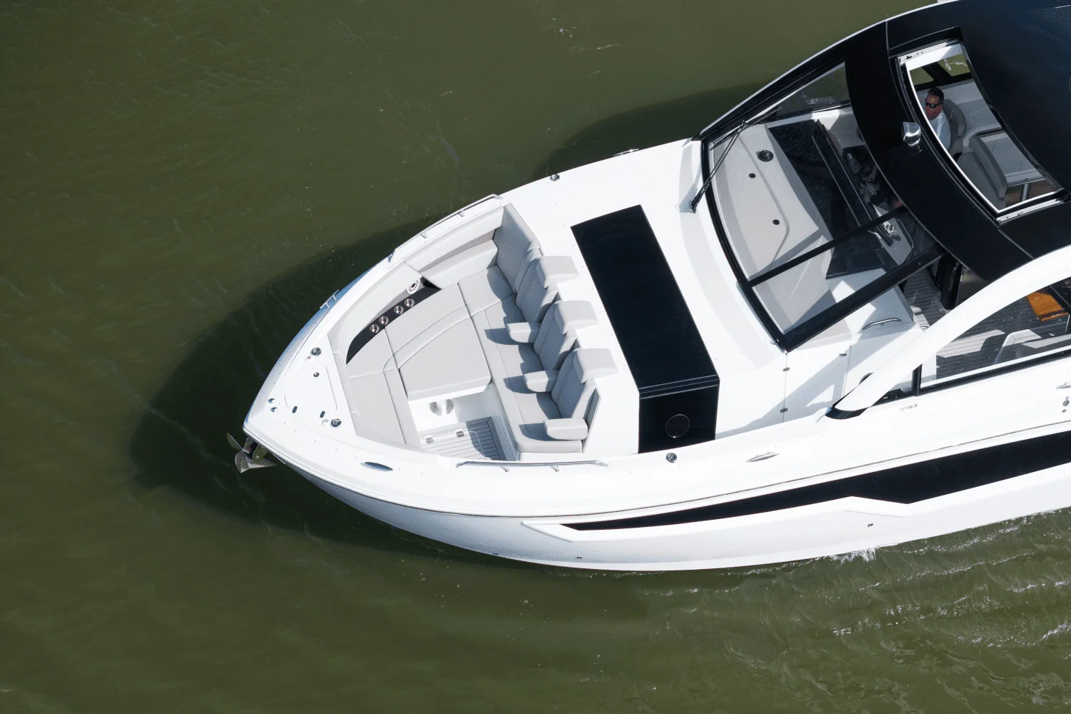 2026 Cruisers Yachts 50 GLS Outboard Image Thumbnail #22