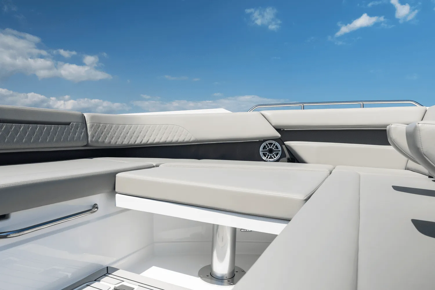 2026 Cruisers Yachts 50 GLS Outboard Image Thumbnail #68