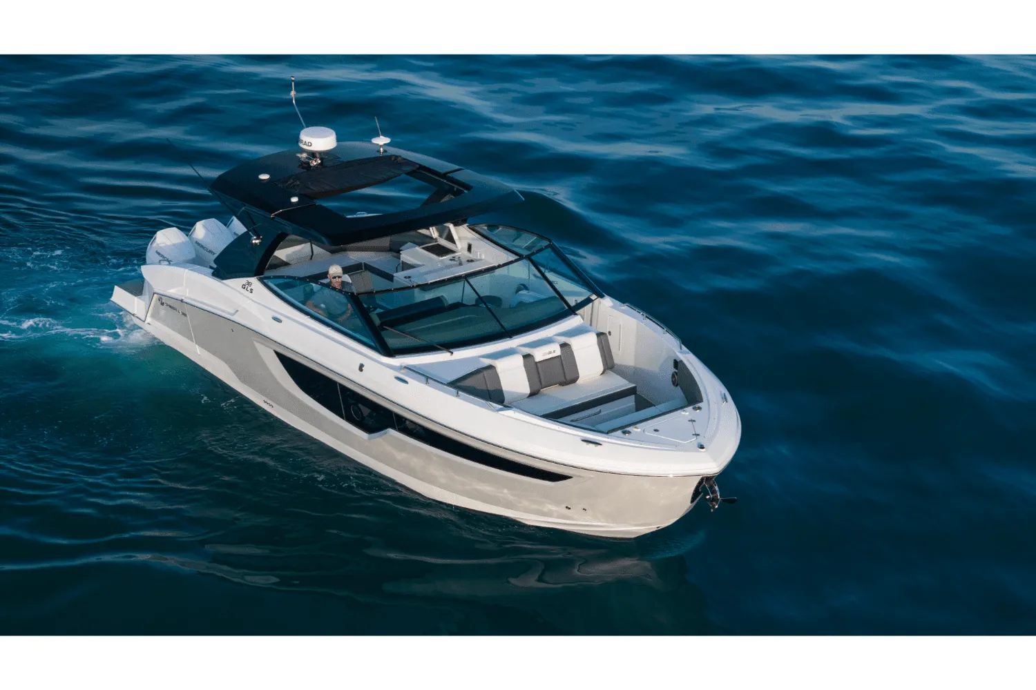 2026 Cruisers Yachts 38 GLS Outboard Image Thumbnail #11