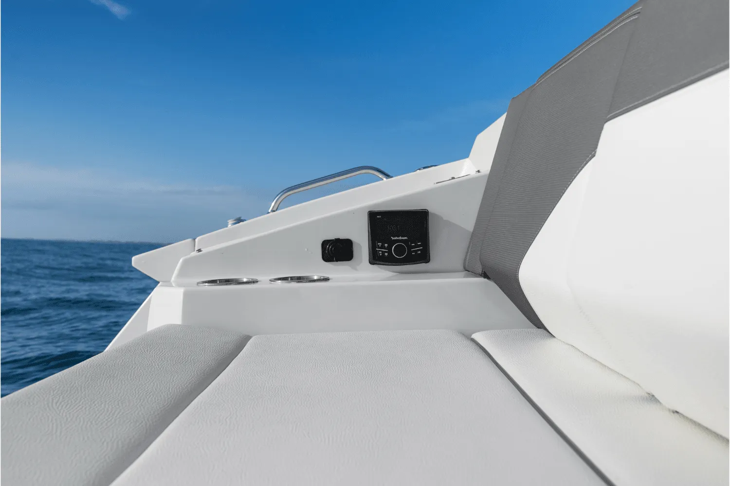 2026 Cruisers Yachts 38 GLS Outboard Image Thumbnail #52