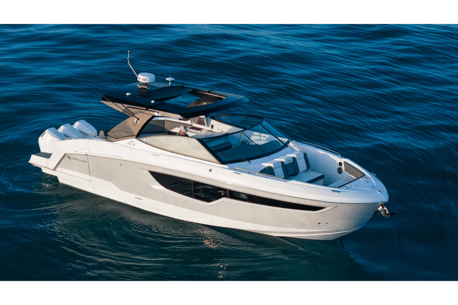 2026 Cruisers Yachts 38 GLS Outboard Image Thumbnail #10