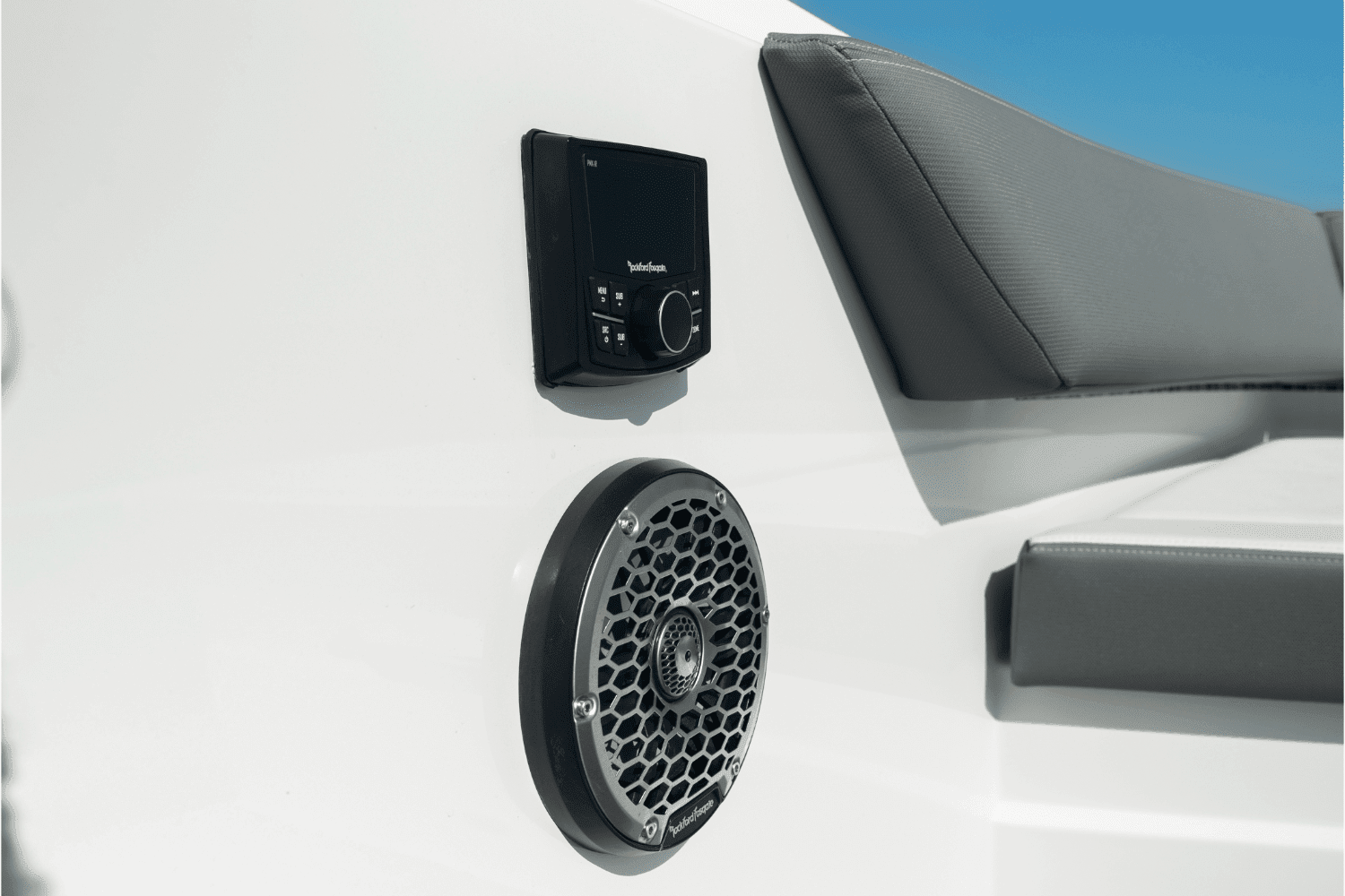 2026 Cruisers Yachts 38 GLS Outboard Image Thumbnail #84