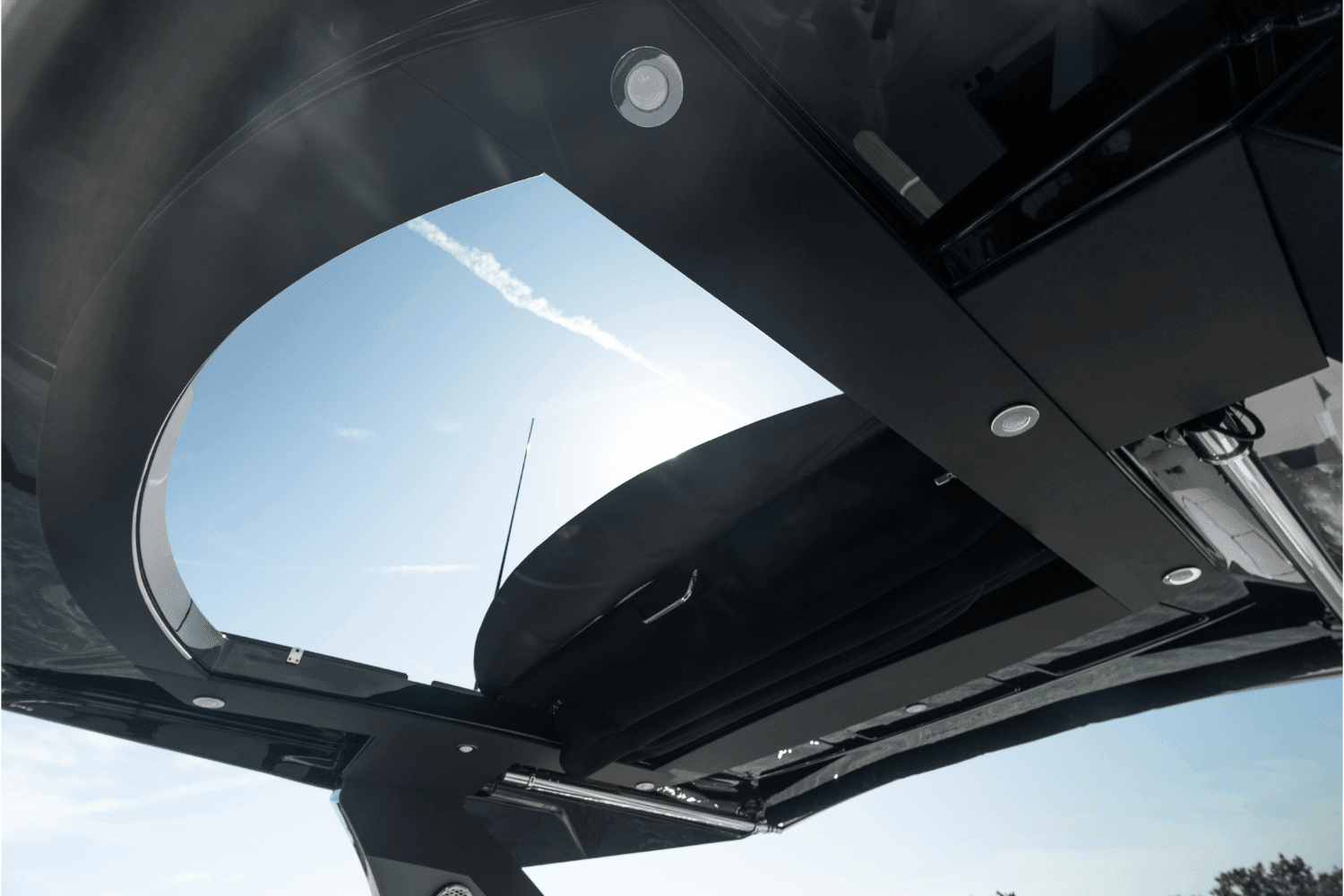 2026 Cruisers Yachts 38 GLS Outboard Image Thumbnail #95